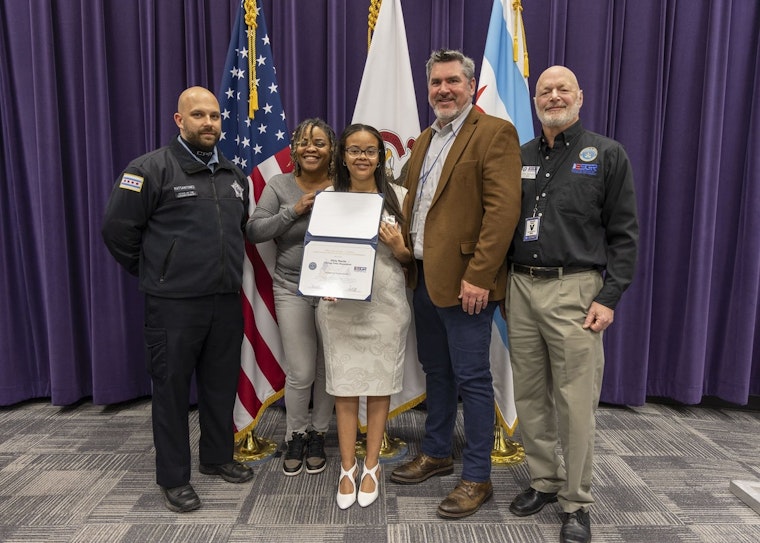 Chicago Police Officer Honored with Patriot Award for Supporting Military Members