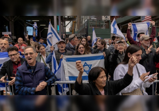 Chicago Protesters Demand Israel-Hamas Ceasefire as Thousands March for Israel in Washington, D.C.