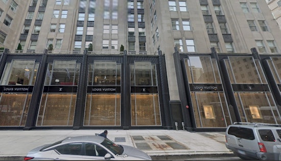 Chicago Retail Raids: Burglars Crash Cars into Luxury and Streetwear Stores, Eluding Authorities