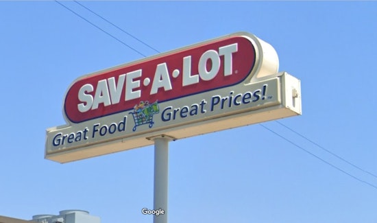 Chicago's West Garfield Park Welcomes Pop-up Grocery Store to Tackle Food Desert Crisis