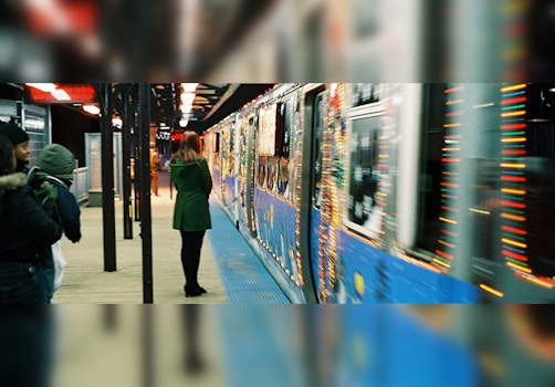 CTA's Holiday Train and Bus Deck the Rails With Yuletide Joy