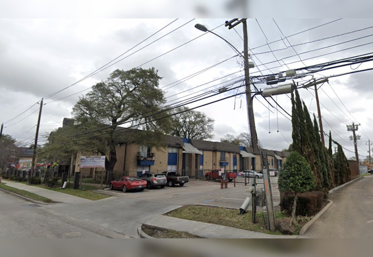 Early Morning Horror, Man Shot Dead in Houston Parking Lot, Killer on the Loose