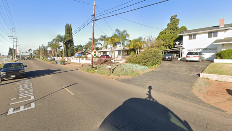 Escondido Community Rallies as Firefighters Tackle Lincoln Avenue Inferno