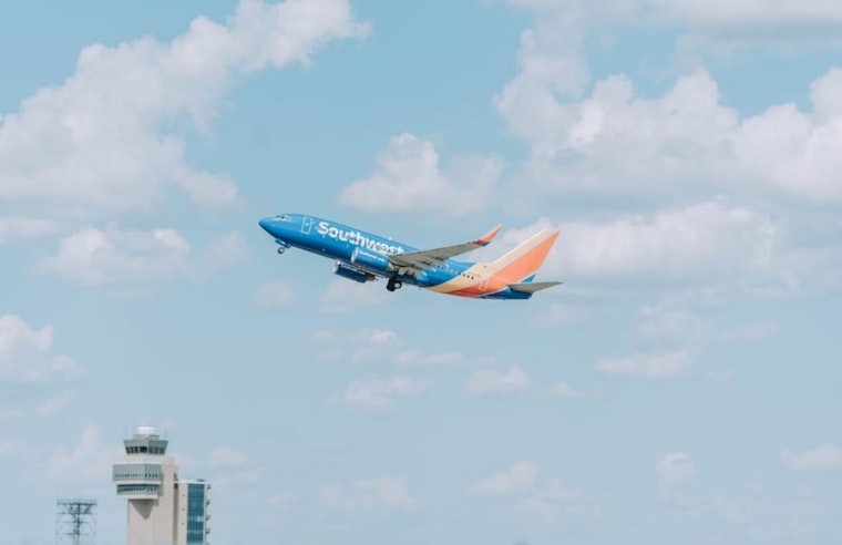 FedEx Fright Cargo Jet Pulls Hairpin Move Over Southwest in Austin Airport Air Scare