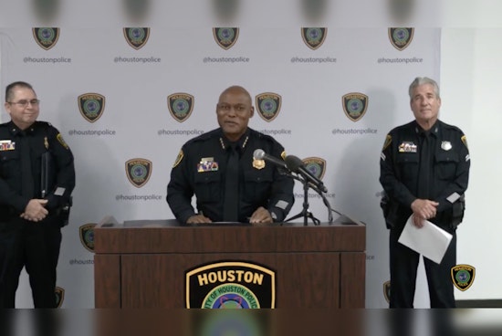 Houston Police Increase Black Friday Security, Caution Shoppers About Clever Crooks