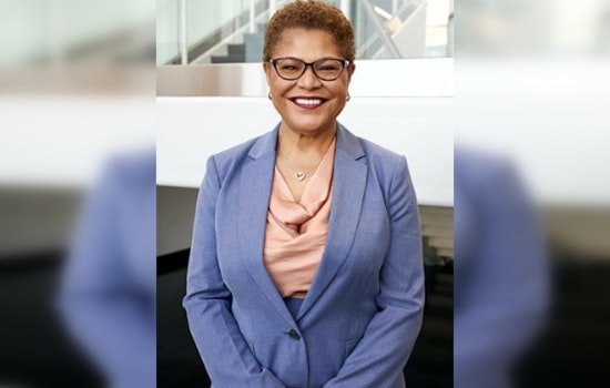 LA Mayor Karen Bass Champions Metro Use Amidst I-10 Freeway Closure Crisis
