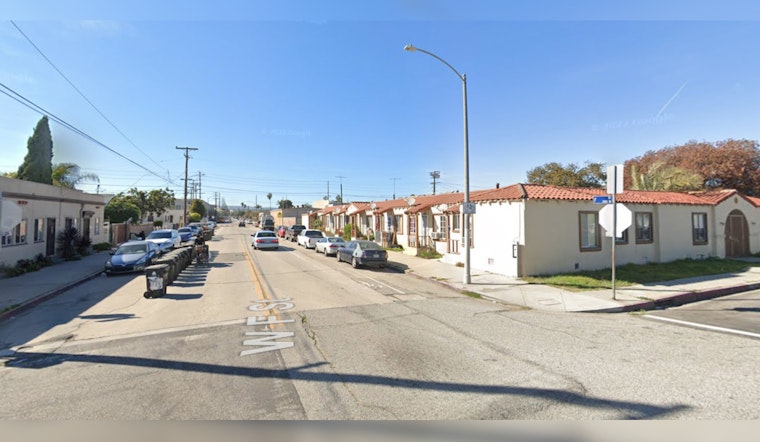 Los Angeles Fire Department Swiftly Tackles Bungalow Blaze in Wilmington