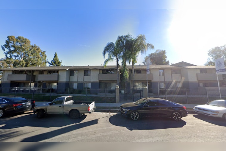 Los Angeles Firefighters Quench Canoga Park Apartment Blaze in 21 Minutes