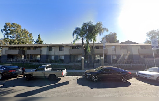 Los Angeles Firefighters Quench Canoga Park Apartment Blaze in 21 Minutes