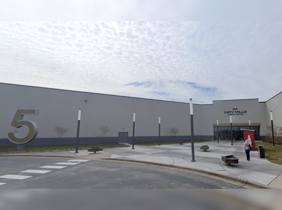 Mall Brawl Gunfire, 3 Hurt as Teens Shoot It Out at Houston's Katy Mills