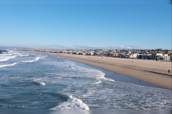 Man with Gunshot Found Floating off Hermosa Coast