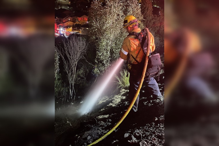 Simi Valley Brush Fire Threatens Homes, Prompt VCFD Response Prevents Disaster