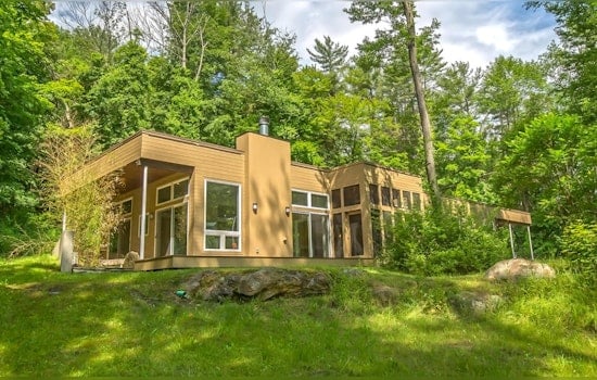 Sleek, Eco-Friendly 'Home of the Week' in Stockbridge Emerges as a Million-Dollar Modern Marvel