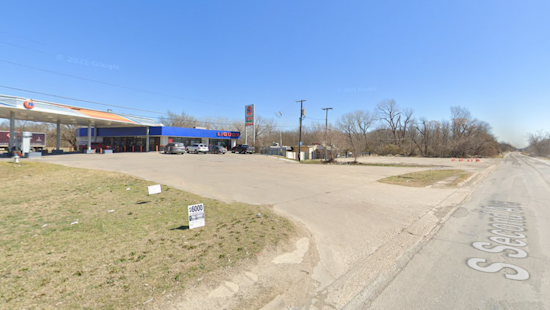 South Dallas Shooting Leaves Two Dead, One Critically Wounded While Gunman on the Loose
