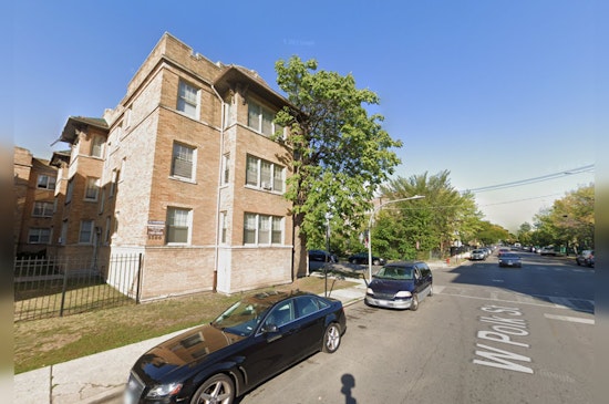 Thieves Shoot Two in Separate West Side Robberies in Chicago