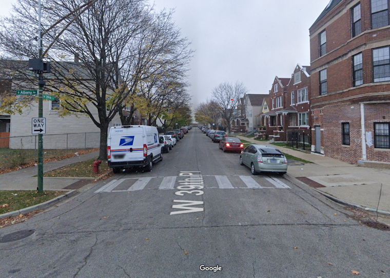 Triple Shooting Shakes West 39th Place in Chicago