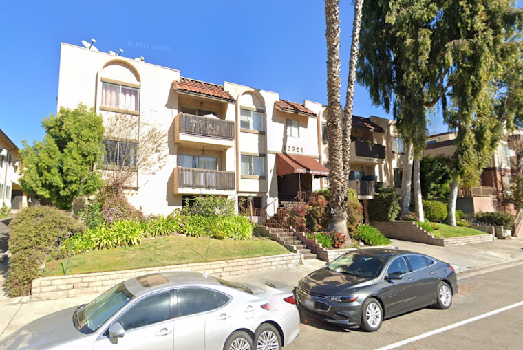 1 Evaluated for Smoke Inhalation in Valley Village Apartment Blaze