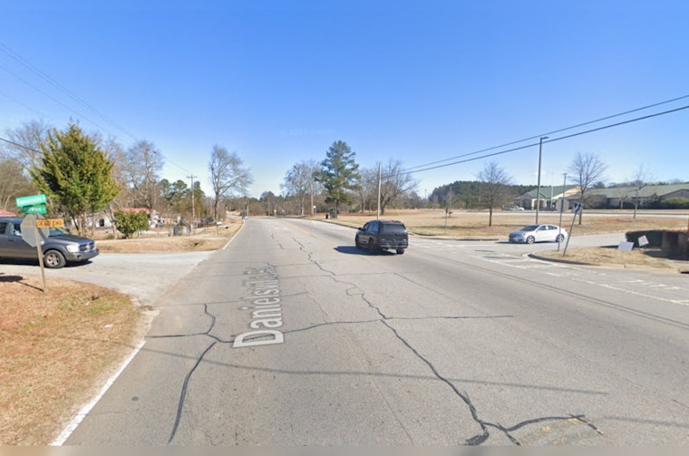 78-Year-Old Man Fatally Struck by Vehicle While Crossing Road in Athens, Police Investigate