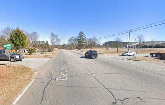 78-Year-Old Man Fatally Struck by Vehicle While Crossing Road in Athens, Police Investigate