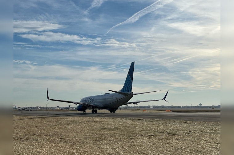 Aeromexico Jet Strikes Luggage Vehicle Leading to Safe Passenger Evacuation