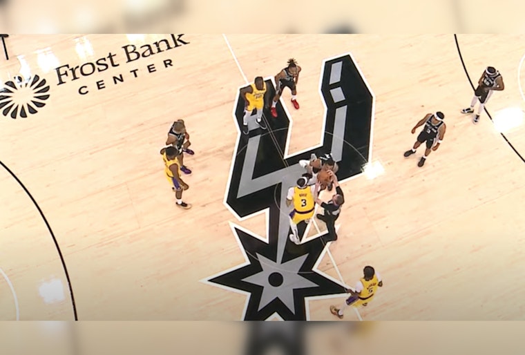 Anthony Davis Pushes Through Injury, Leading Lakers to a 122-119 Victory Despite Wembanyama's Stellar Performance against Spurs