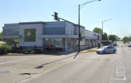 Armed Duo Pulls Off Late-Night Heist at Chicago Restaurant, Police Hunt for Blue Sedan Escapees