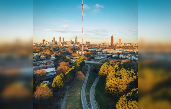 Atlanta Welcomes Clear Skies with Chilly Gusts Ahead of Weekend Showers