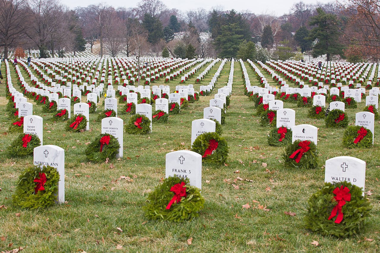 Cemetery Wreaths Assorted – The Remembrance Center