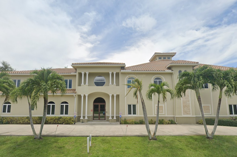 Bomb Threat at Palm Beach Synagogue Leads to Evacuations and School Lockdown