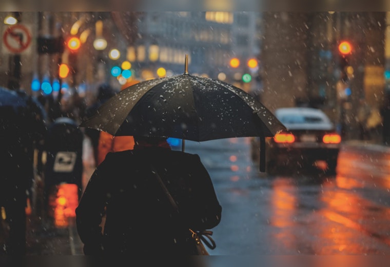 Boston Battles the cold, Rain and Snow Drench the City as Winter Weather Rolls In