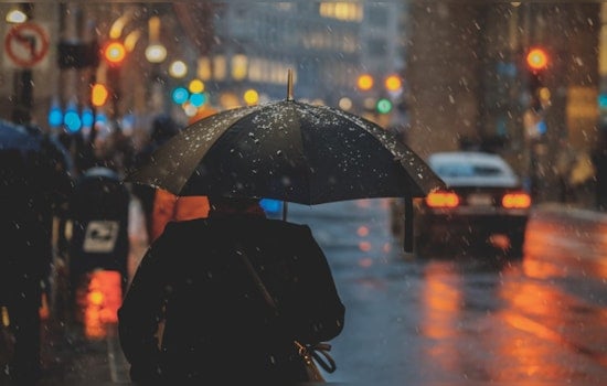 Boston Battles the cold, Rain and Snow Drench the City as Winter Weather Rolls In