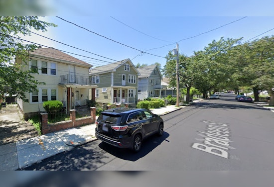 Boston Police Investigate Fatal Stabbing of 18-Year-Old in Roslindale, Public Urged to Provide Tips