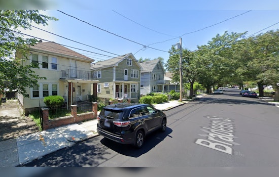 Boston Police Investigate Fatal Stabbing of 18-Year-Old in Roslindale, Public Urged to Provide Tips