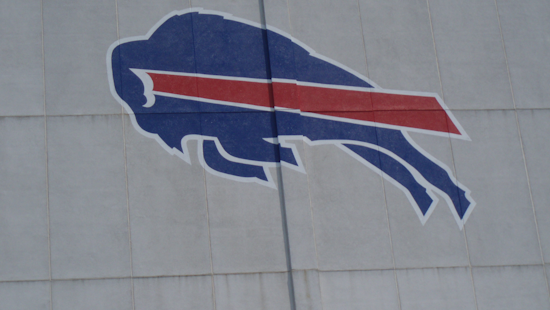 Buffalo Bills’ Von Miller to Continue Playing Despite Domestic Violence Charges, Awaits Legal Outcome