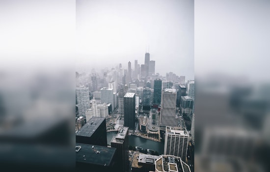 Chicago Faces Chill and Clouds on Final Friday of the Year, Snow Expected Sunday