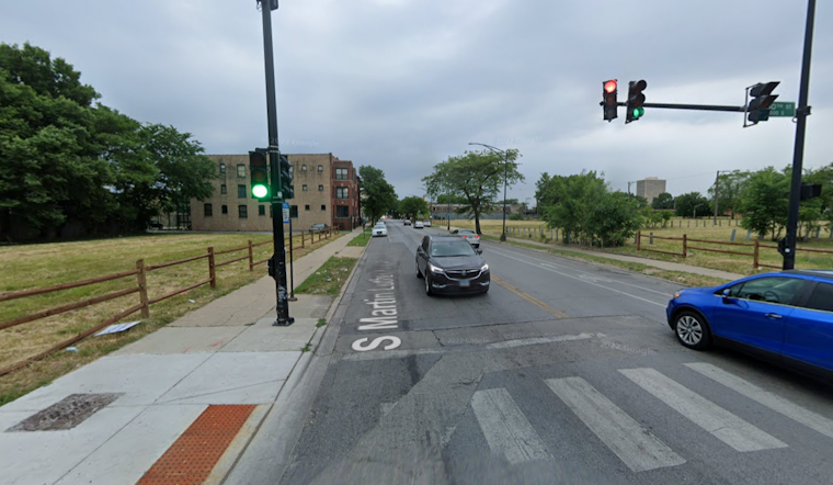 Chicago Hit by Daylight Robbery Spree as Cops Seek Masked Bandits