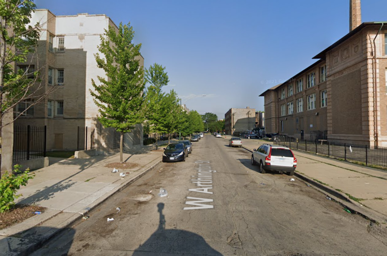 Chicago Robbers Using Facebook to Trap Smartphone Shoppers