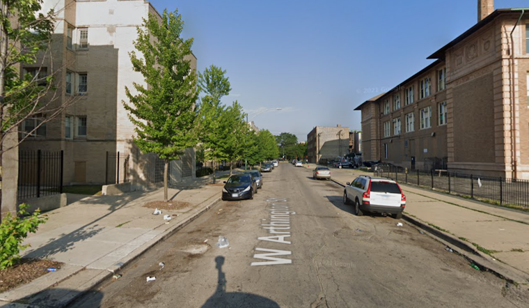Chicago Robbers Using Facebook to Trap Smartphone Shoppers