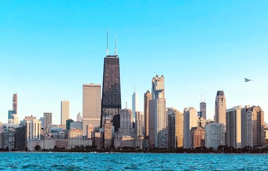 Chicago Set for a Warm and Wet Christmas, Snowfall Unlikely, Predicts Weather Experts