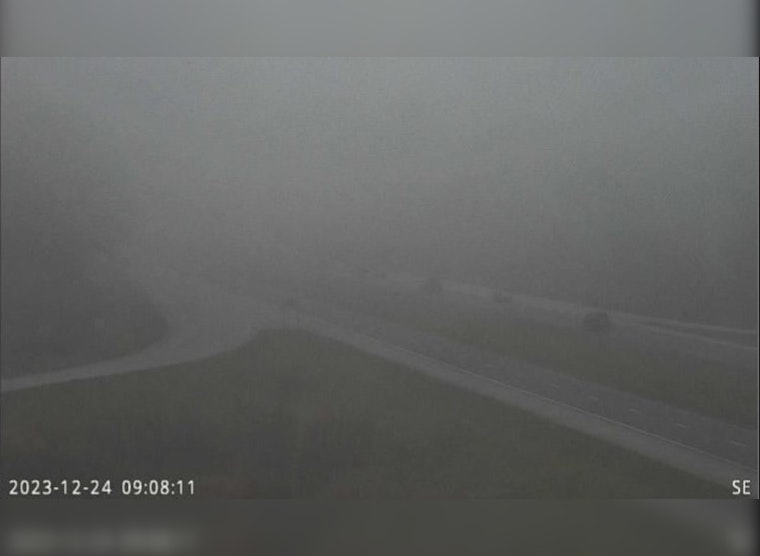 Chicagoans Brace for Foggy, Rainy Christmas with Dense Fog Advisory in Place