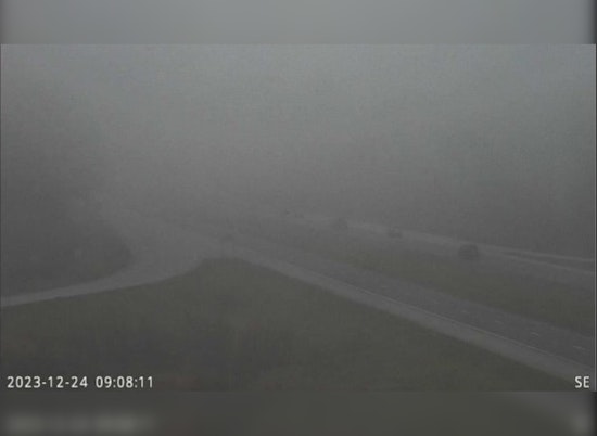 Chicagoans Brace for Foggy, Rainy Christmas with Dense Fog Advisory in Place