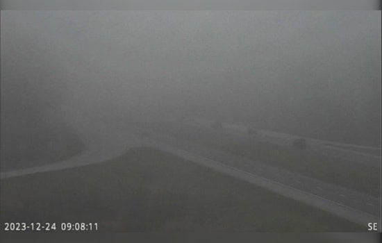 Chicagoans Brace for Foggy, Rainy Christmas with Dense Fog Advisory in Place
