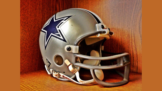 Dallas Cowboys Reign Supreme in NFC East Clash, Tying Eagles With 10-3 Record After Commanding 33-13 Victory