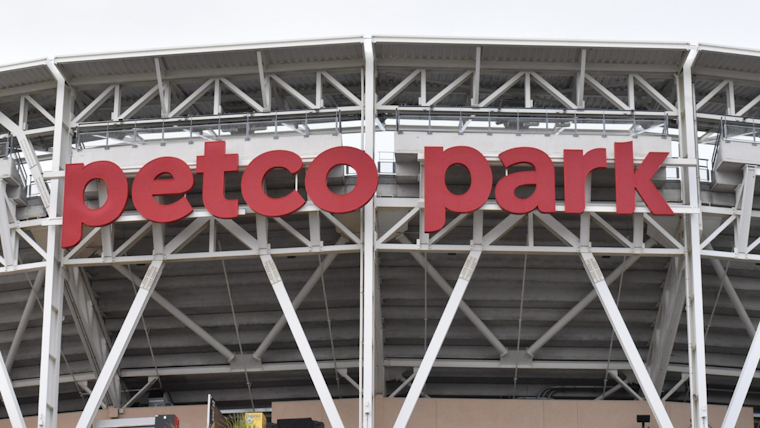 DIRECTV Holiday Bowl Teams Up with SeaWorld for Free Ticket Giveaway in San Diego