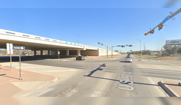 Early Morning Collision on U.S. Highway 90 Claims Life of Man in San Antonio