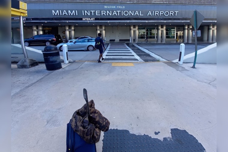 Emotional Airport Reunion: Miami Welcomes Long-Awaited Embrace, Between Cuban Best Friends After 30 Years Apart