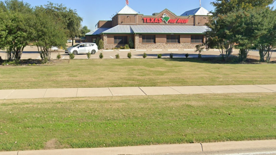 Fire Leads to Swift Evacuation at Packed Texas Roadhouse in Garland, No Injuries Reported