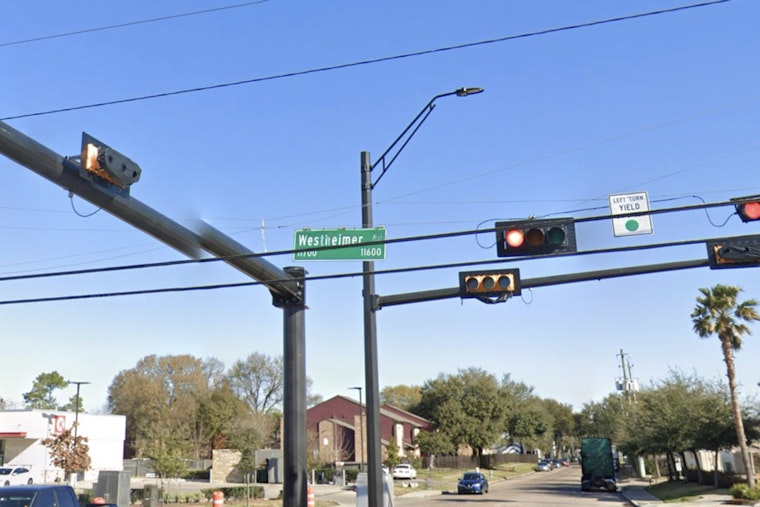 Firefighter Injured, Residents Displaced in West Houston Apartment Complex Blaze