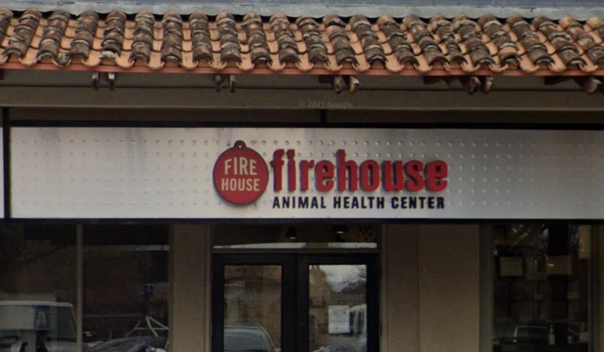 Firehouse Animal Health Center Gifts 10K in Vet Services to Central