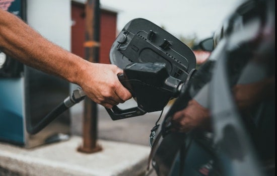Georgia Drivers Get Holiday Relief with Dipping Gas Prices Before Travel Rush